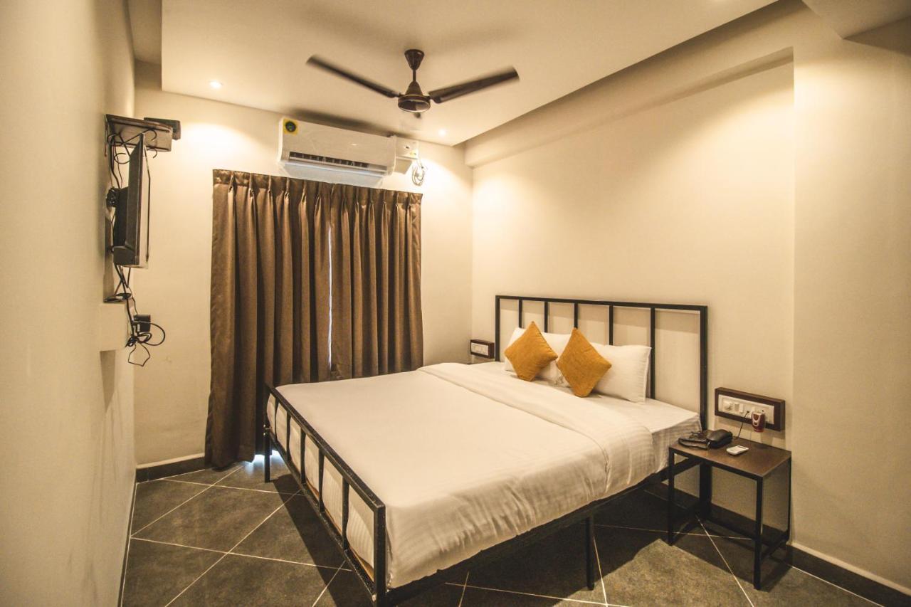 Amber Rooms Porvorim Exterior foto